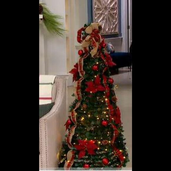 Barbara King 5' Pre-Lit Holiday Floral Pop Up Tree Red - Picture 1 of 2